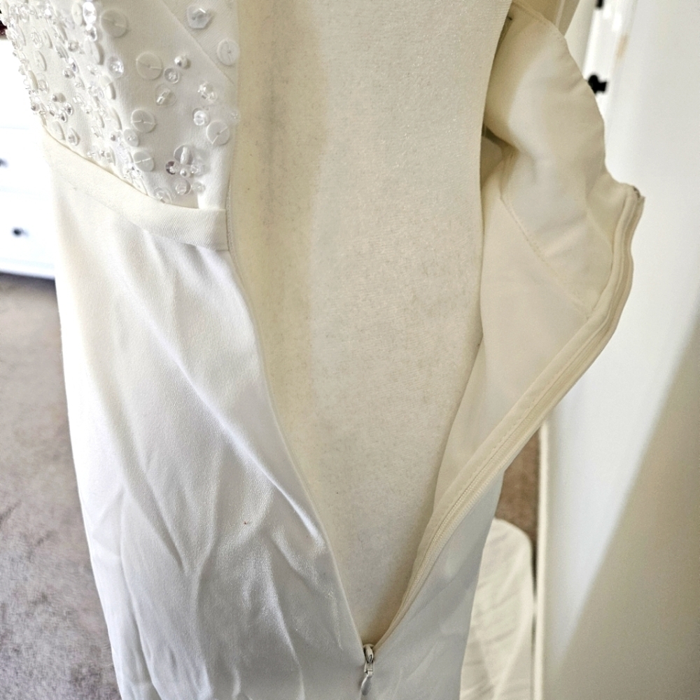 Sachin & Babi "Gabriella" Embellished Plunge V-Neck Crepe Bridal Gown Size 0 - Picture 8 of 16